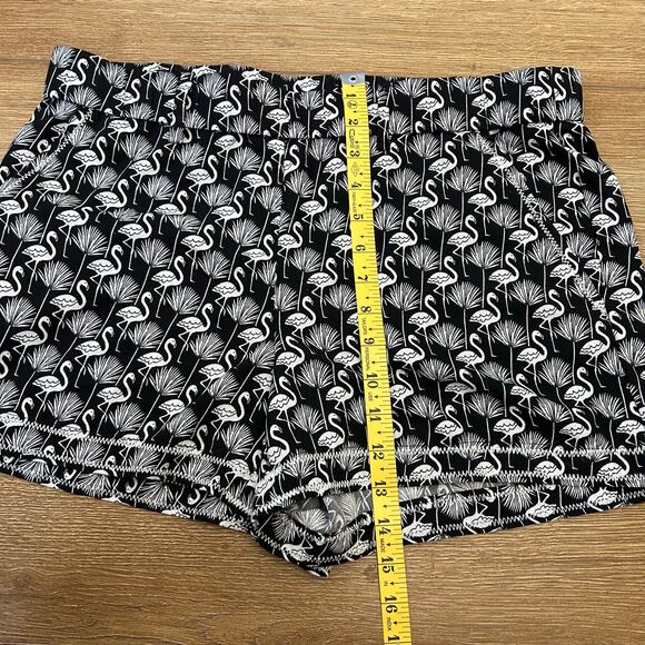 LOFT Shorts Black and White Flamingo Print Women's Size M - Picture 8 of 8